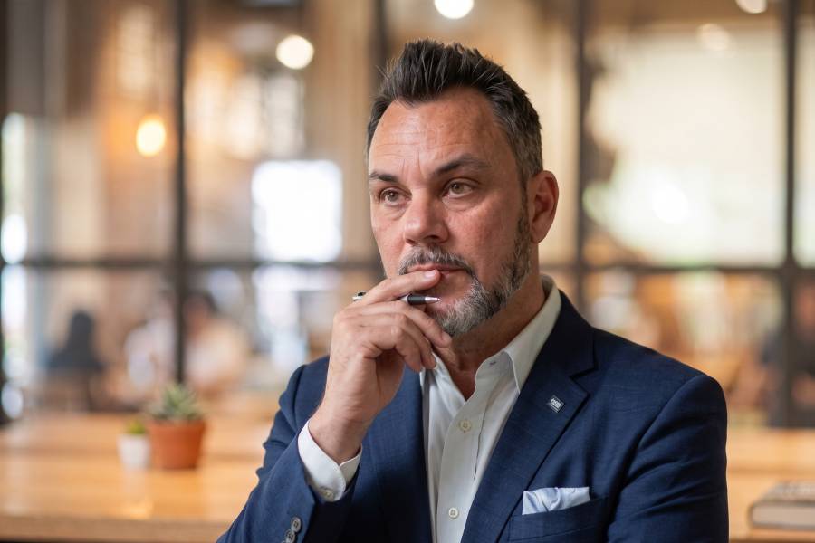 What happens at closing when buying a house in Wisconsin? - MadCity Home Loans Knowledge Hub Rob Miller MadCity Home Loans closing day Wisconsin